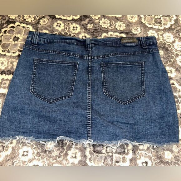 Unionbay (13) Denim Jean Button Up Skort - Picture 4 of 7